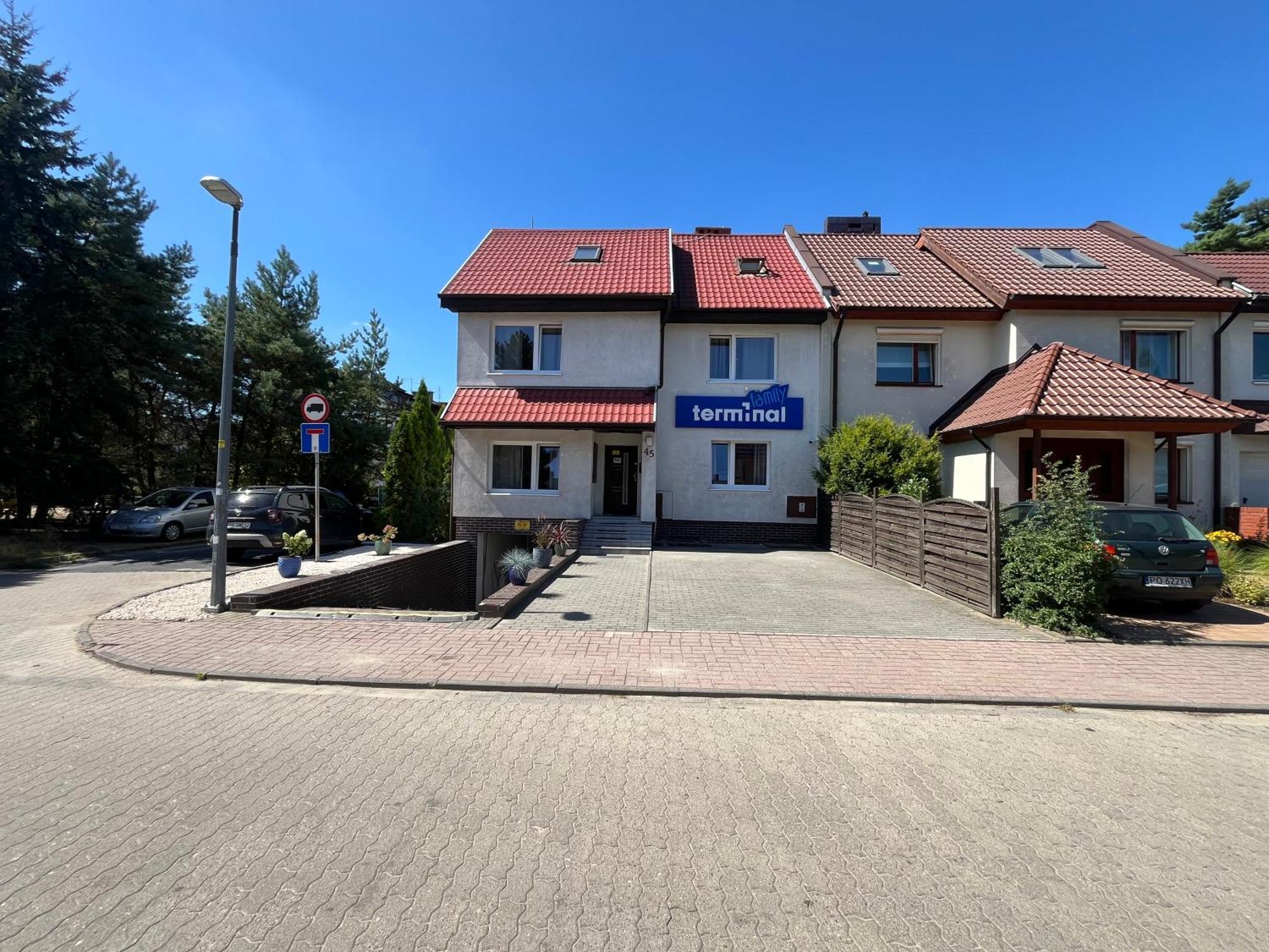 Terminal Family Airport Hostel Poznań Kültér fotó