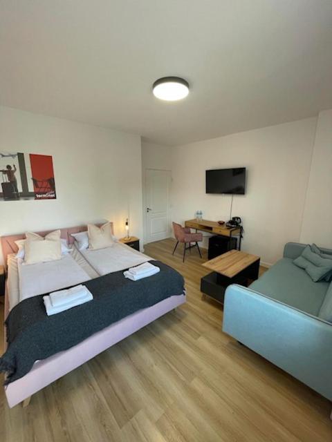 Terminal Family Airport Hostel Poznań Kültér fotó
