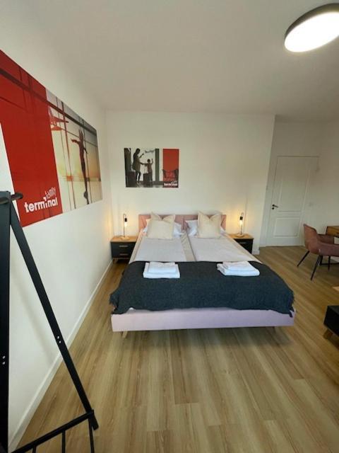 Terminal Family Airport Hostel Poznań Kültér fotó