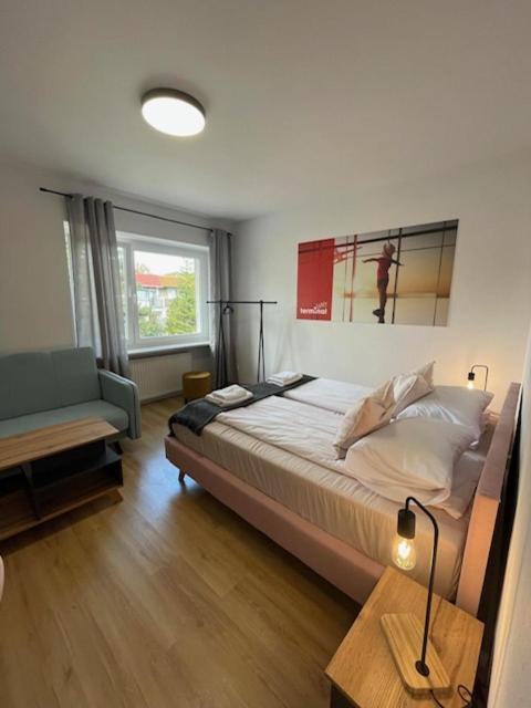 Terminal Family Airport Hostel Poznań Kültér fotó